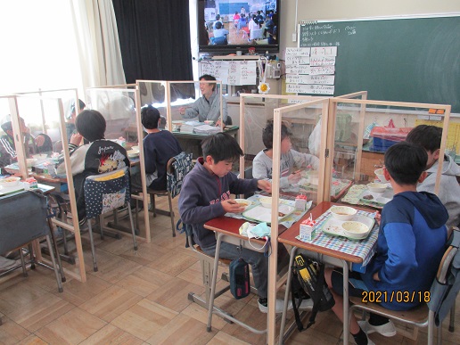 6年生、小学校最後の給食の写真2