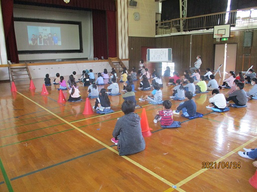 安全・安心の学校目指して　～セーフティ教室開催・地域巡りを実施～の写真