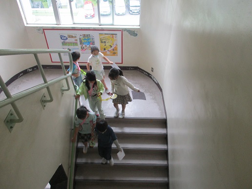 わくわく　どきどき　学校探検の写真