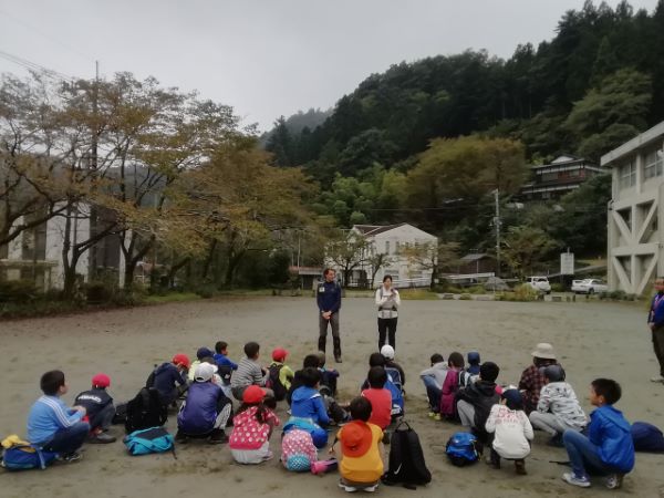 3年生小宮地区体験学習①の写真