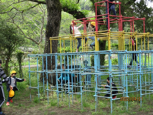 「ほっ　まぶしいな　ほっ　うれしいな　…」（春の歌）～クラブ活動もスタート！～の写真