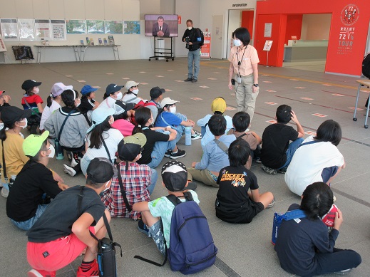 ４年生社会科見学・都立あきる野学園との交流の写真